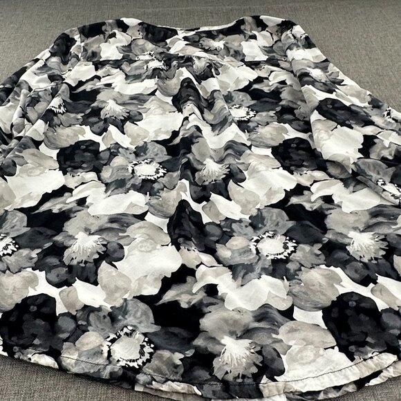 Liz Claiborne Floral‎ Blouse 3/4th Sleeves Black White Gray Round Neck XXL Rayon - Picture 10 of 11
